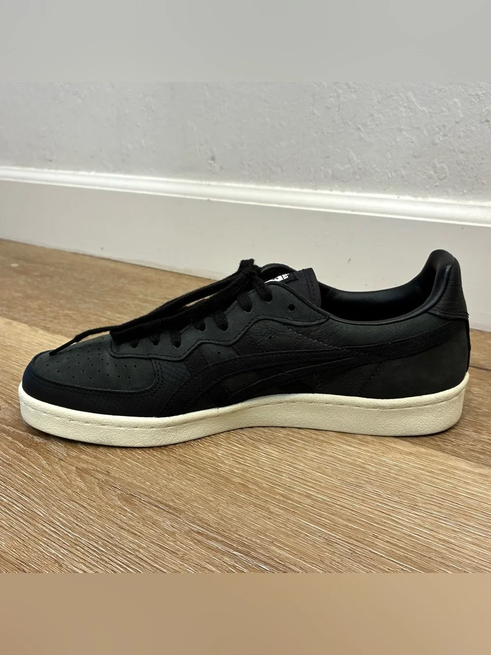 Onitsuka Tiger GSM SD Sneakers In A Black-on-Black Men’s Size US 9 EU 42.5 27cm